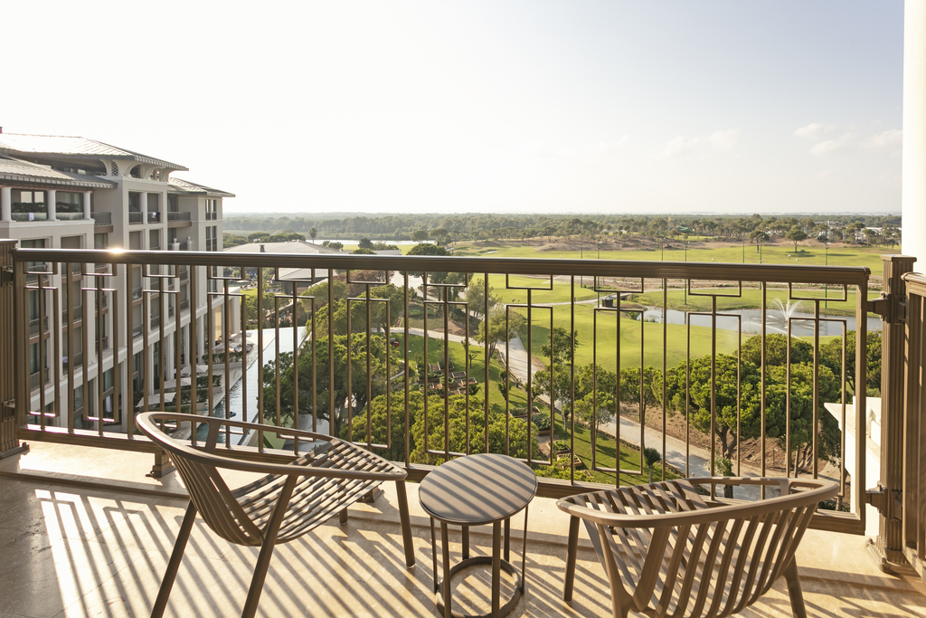 05-Superior Room Golf View