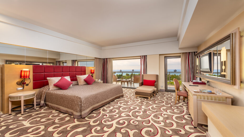 CORNELIA DIAMOND FAMILY SUITE BEDROOM(1)