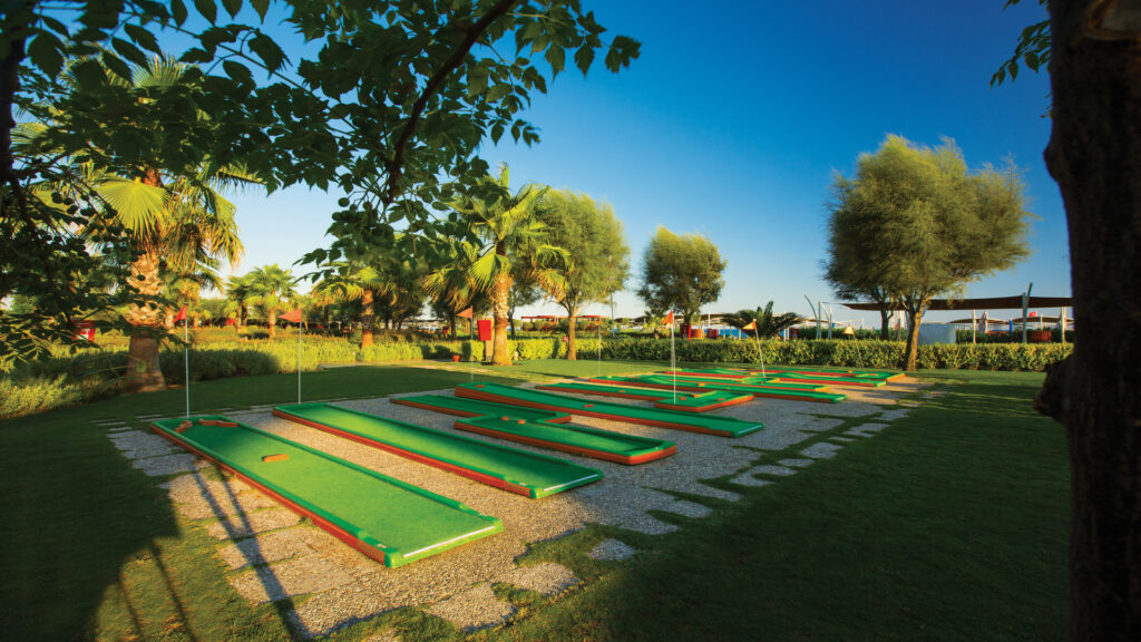 CORNELIA DIAMOND MINI GOLF