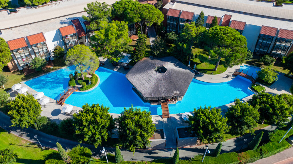 Gloria_Golf_Family_Pool_01