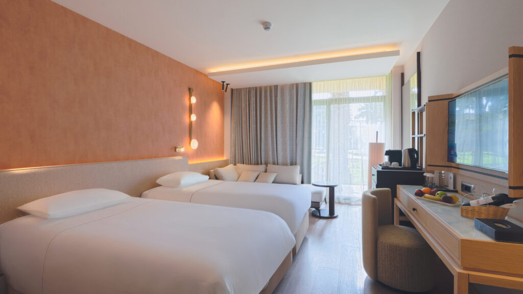 Gloria_Golf_Main_Building_Standard Room_(Twin)_01
