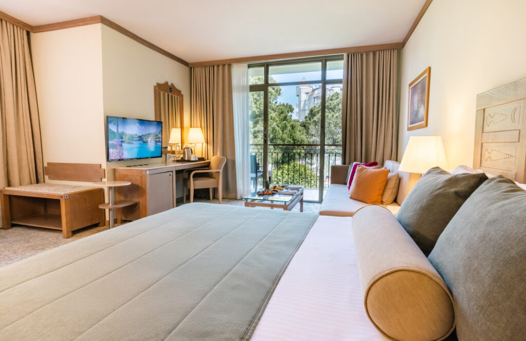 Gloria_Verde_JuniorSuite_03(1)