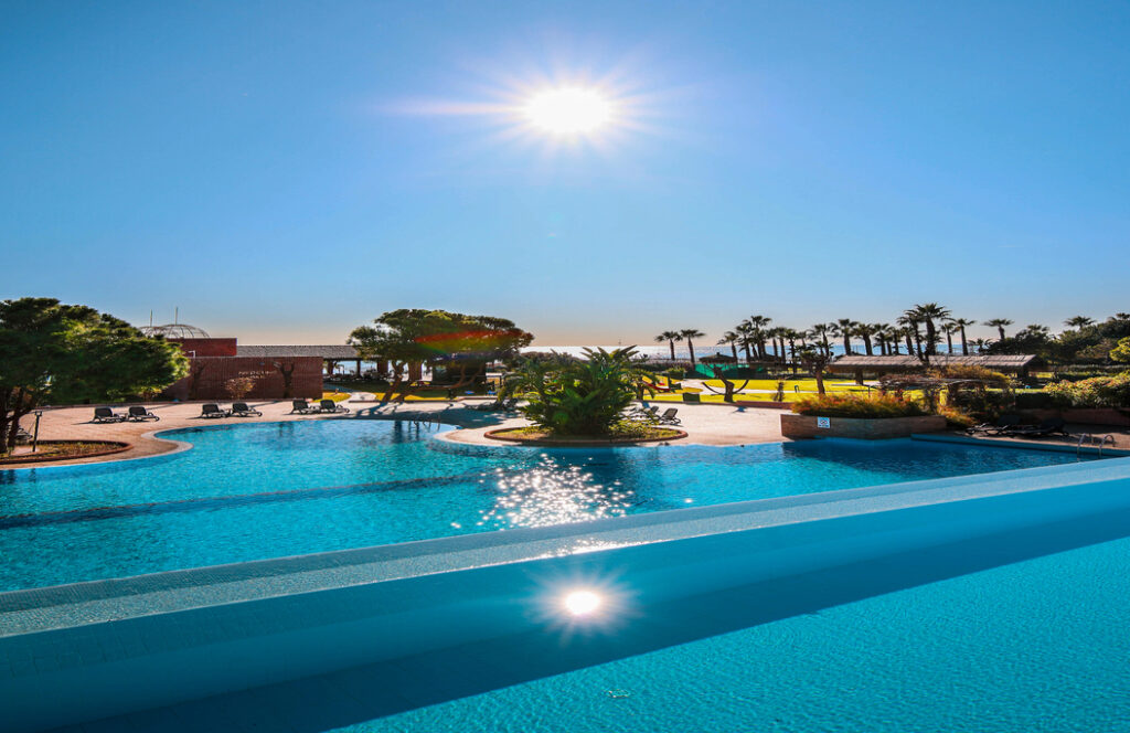 Gloria_Verde_Main_Pool_03