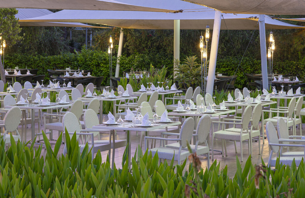 Main Restaurant Garden 3