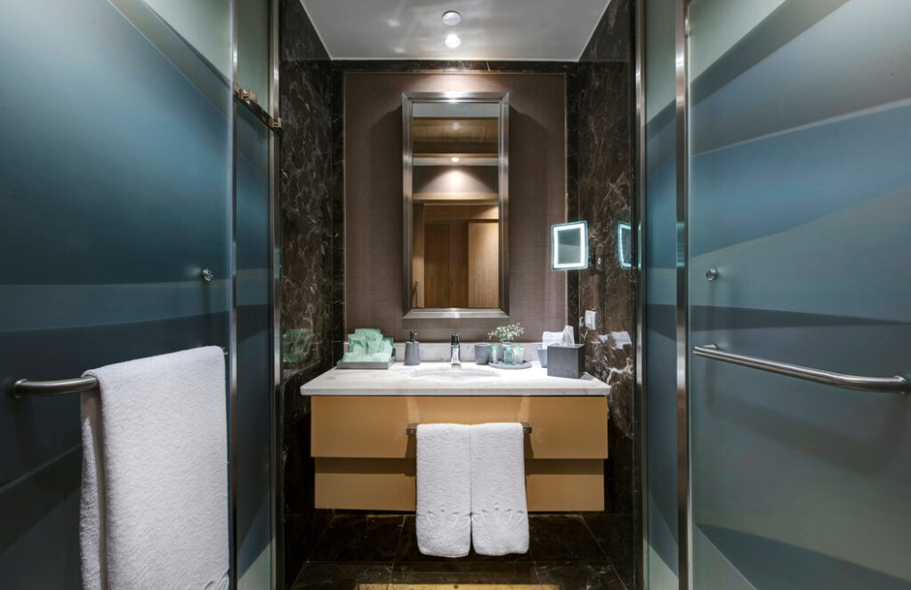 RegnumCarya_JadeJuniorRoom_Bathroom-04-2